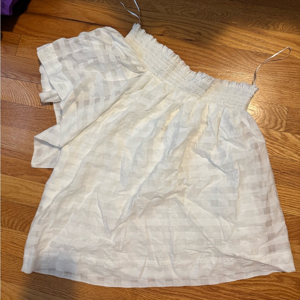 Maeve/Anthropologie white one shoulder top size small. fits more like a medium.